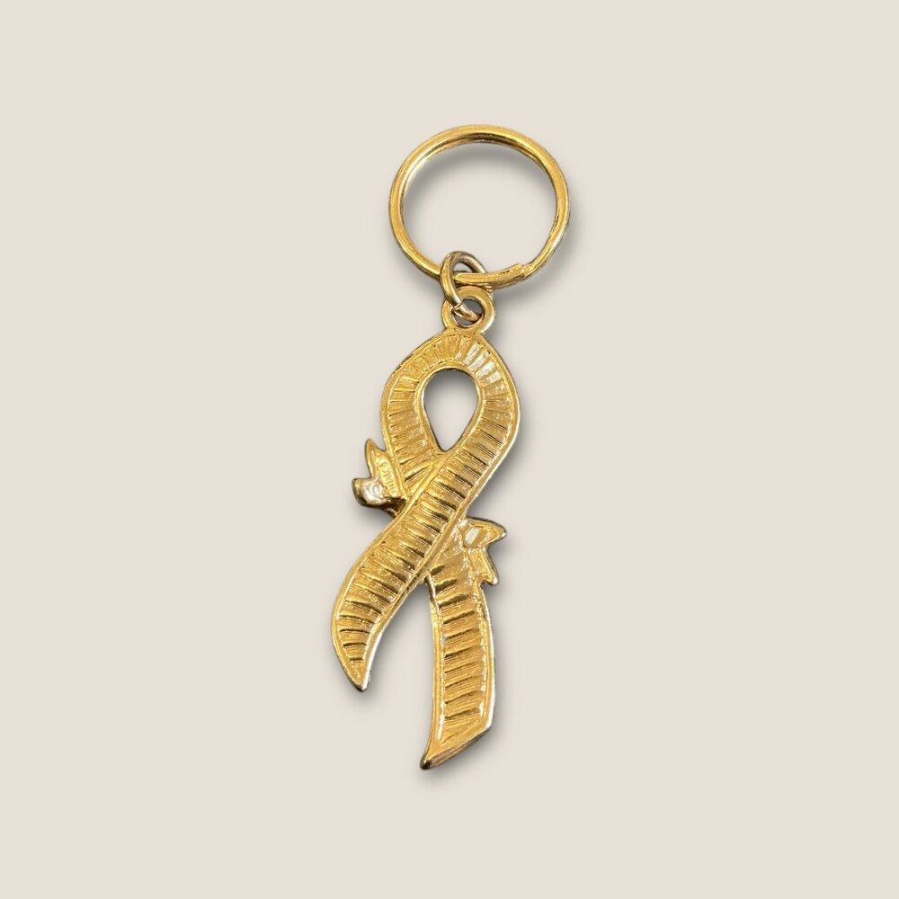 Avon Breast Cancer Awareness Pink & Gold Ribbon Keychain Vintage Collectible - Picture 2 of 2